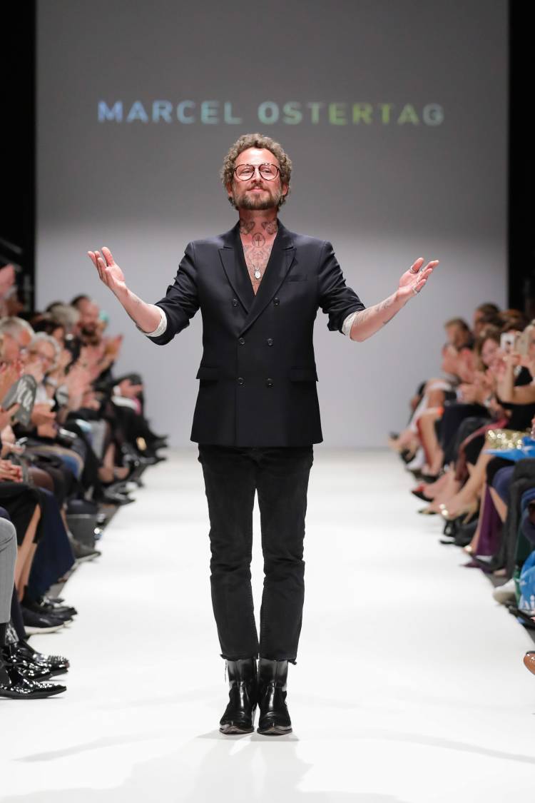 Die Eröffnungsshow von Marcel Ostertag an der MQ Vienna Fashion Week 19